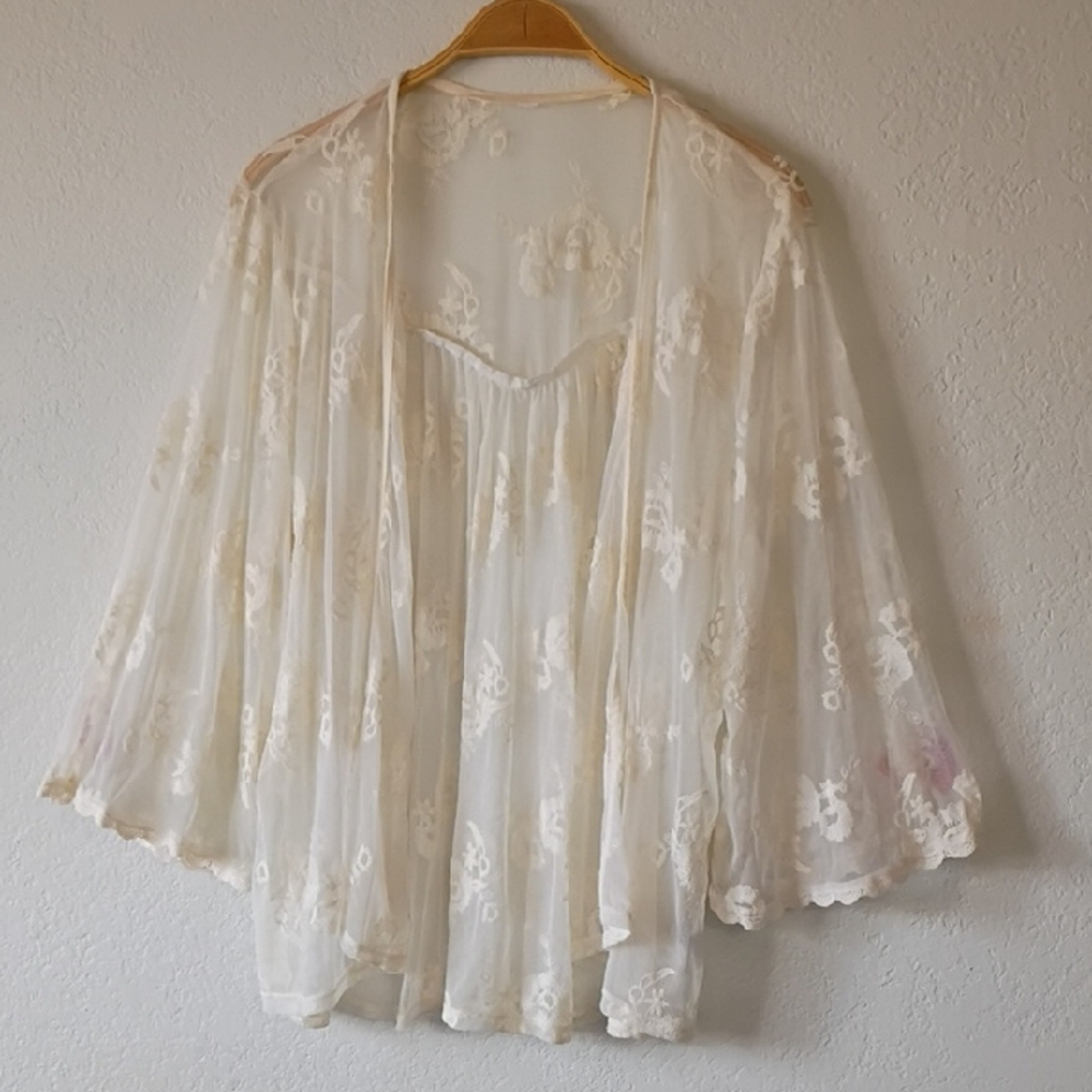Xhilaration Women's Elegant Sheer Floral Boho  Kimono One Size